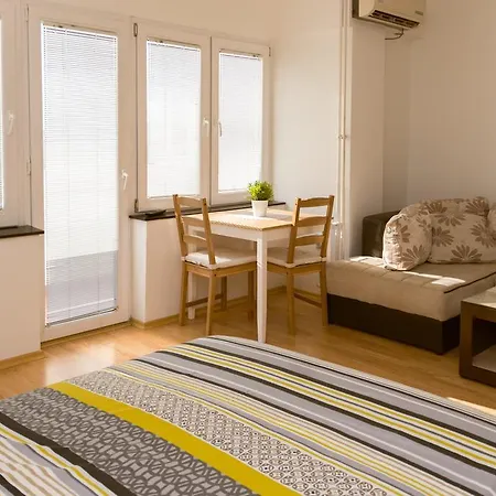 Cozy Studio Beverly Hills In Center Appartamento Skopje